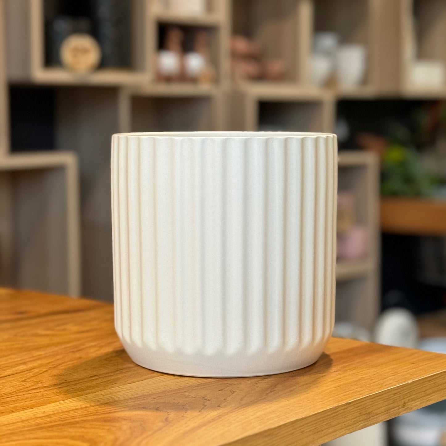 Beam Pot White 6”