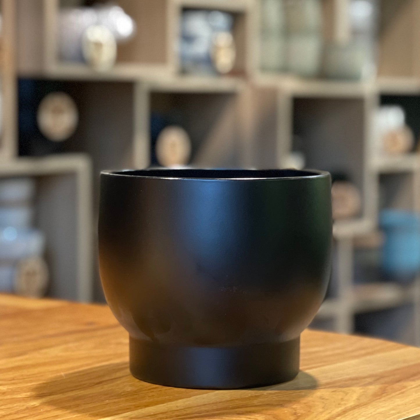 Ebano Pot (Black w/Base) 6”