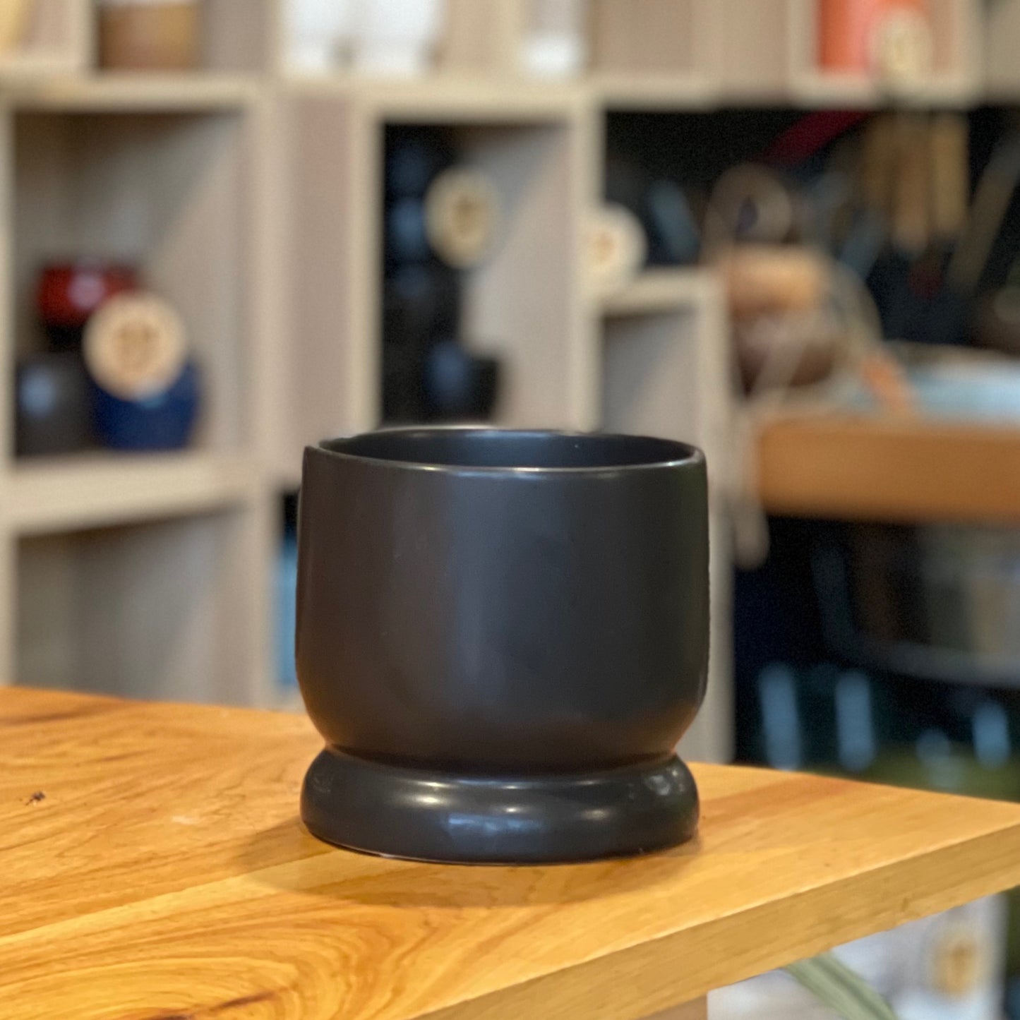 Black Pedestal Pot 5”