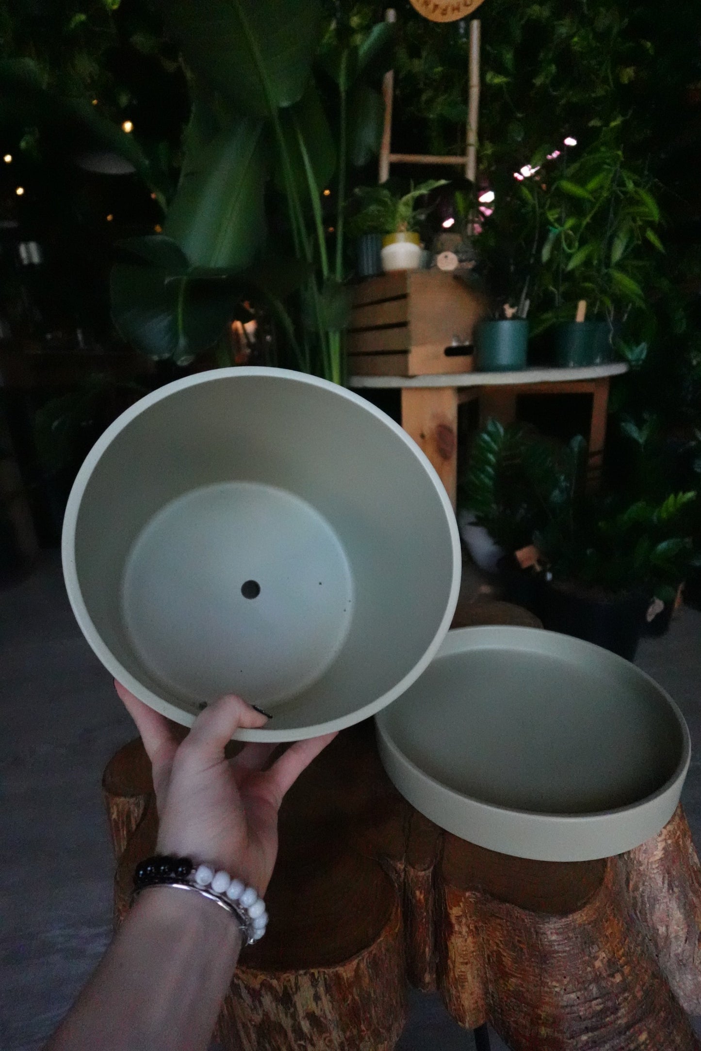 Romney Pot Light Green 10"