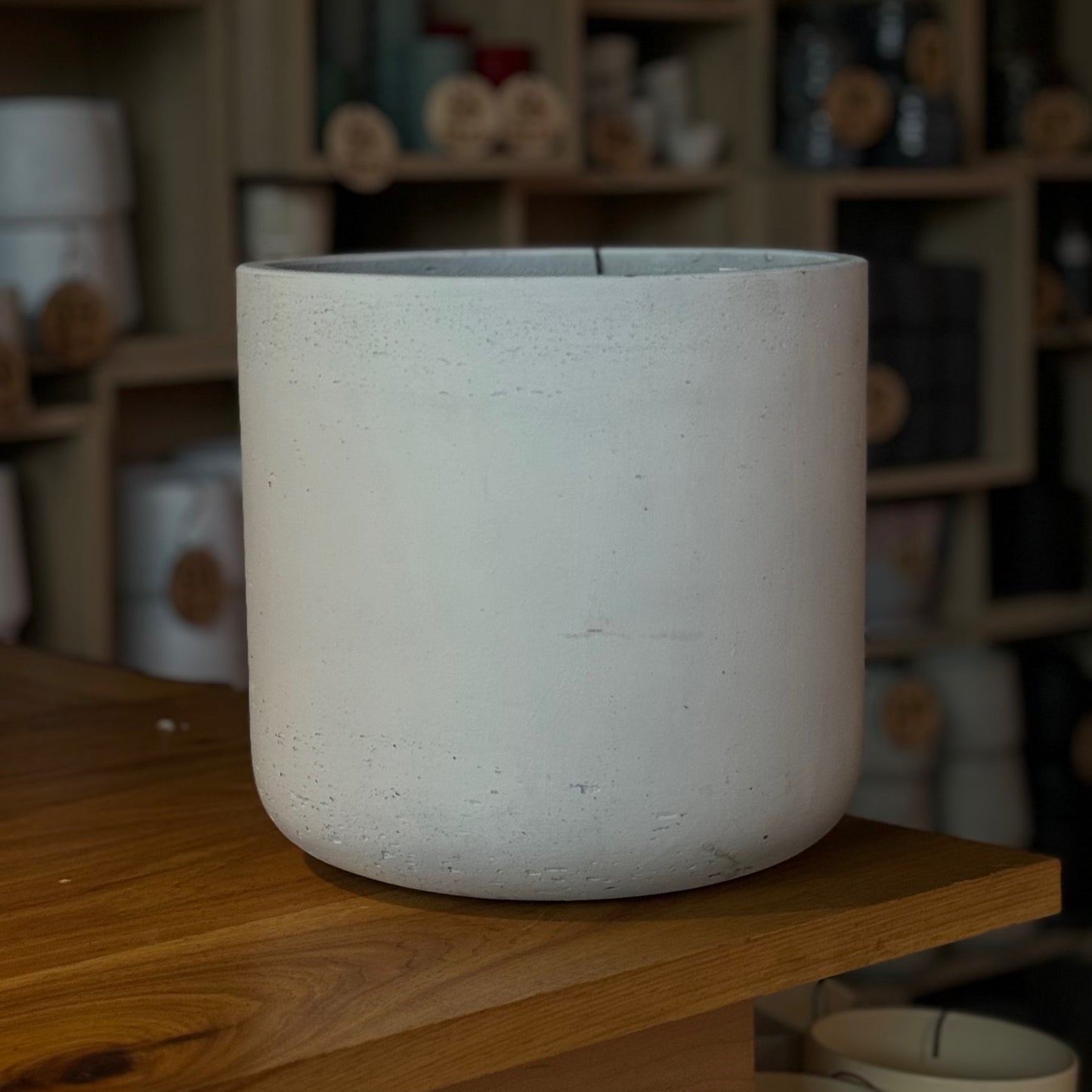 Charlie Pot White Washed Large 8”