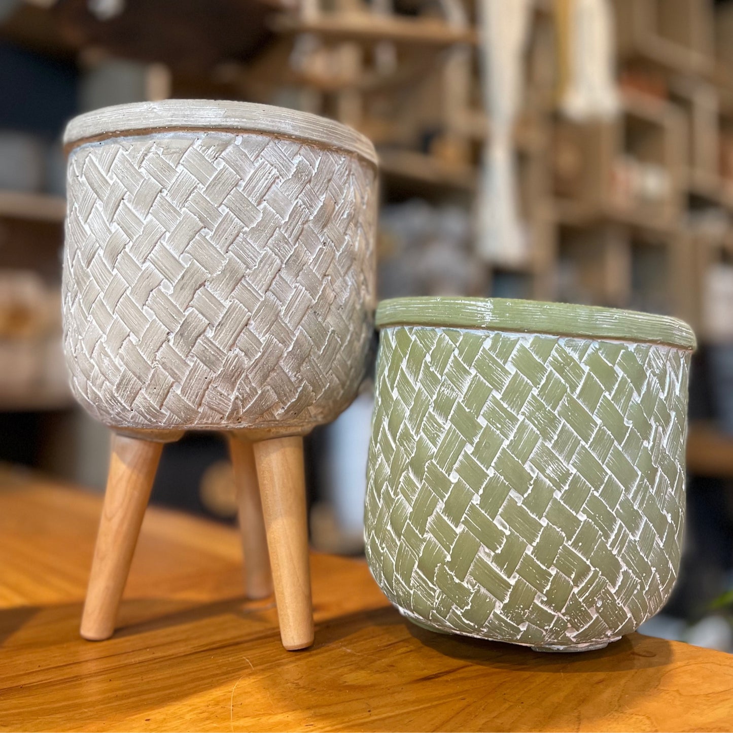 Cement Woven w/legs 6”