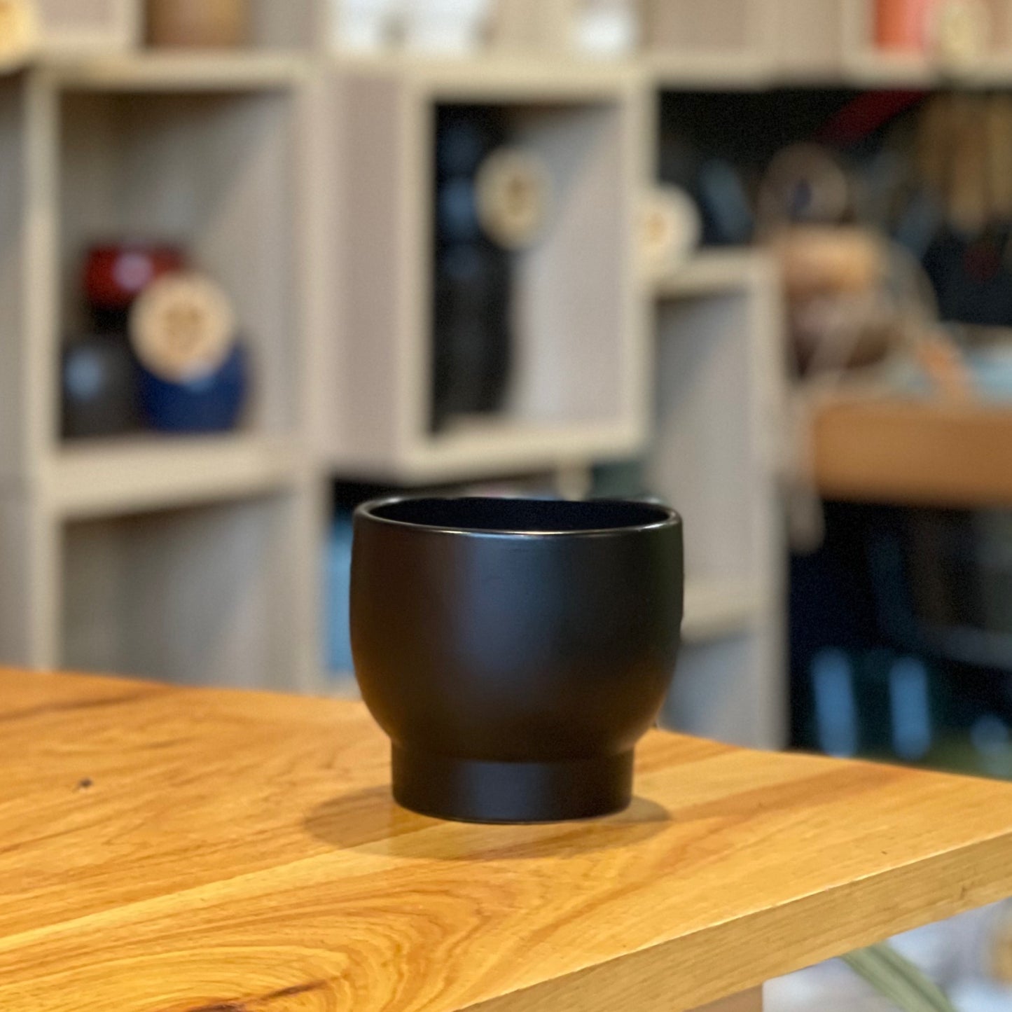 Ebano Pot (Black w/ Base) 4”