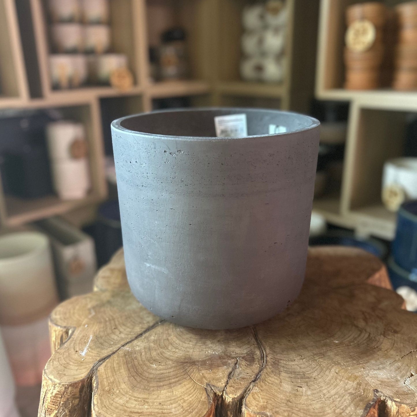 Charlie Pot Chocolate Washed Large 8"