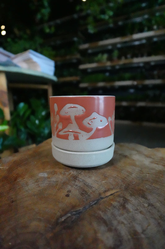 Scavenger Pot with Saucer 3"