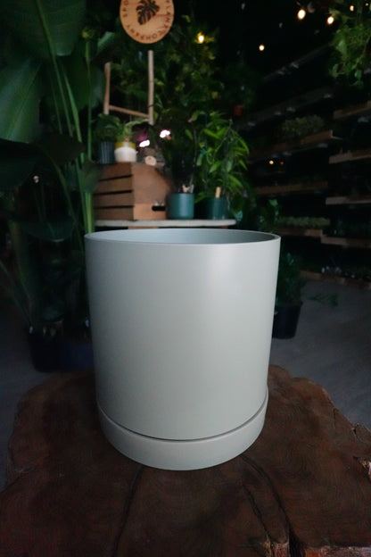 Romney Pot Light Green 10"