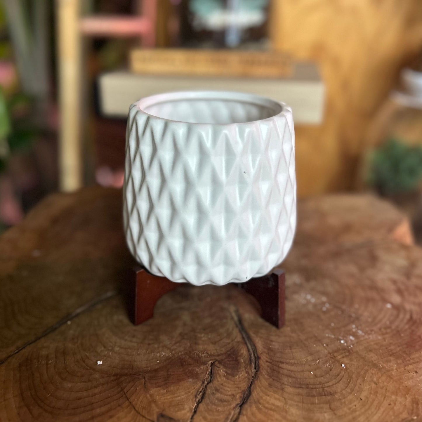White Diamond Pot w/ Stand 4.5"