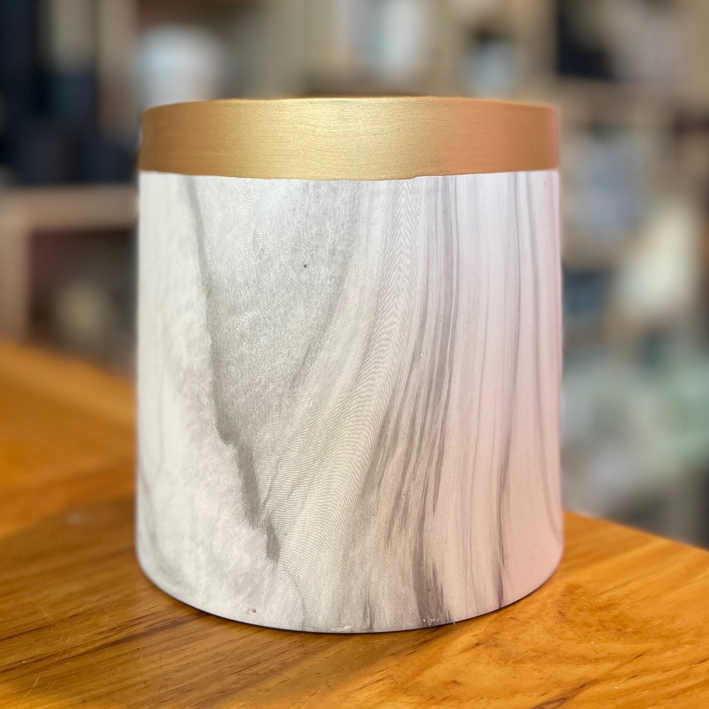 Marbled Gold Trim Ceramic Pot 6”