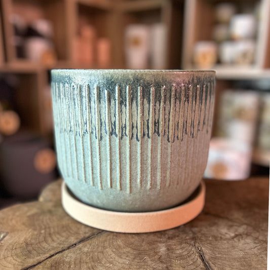 Groover Pot w/Saucer 7"
