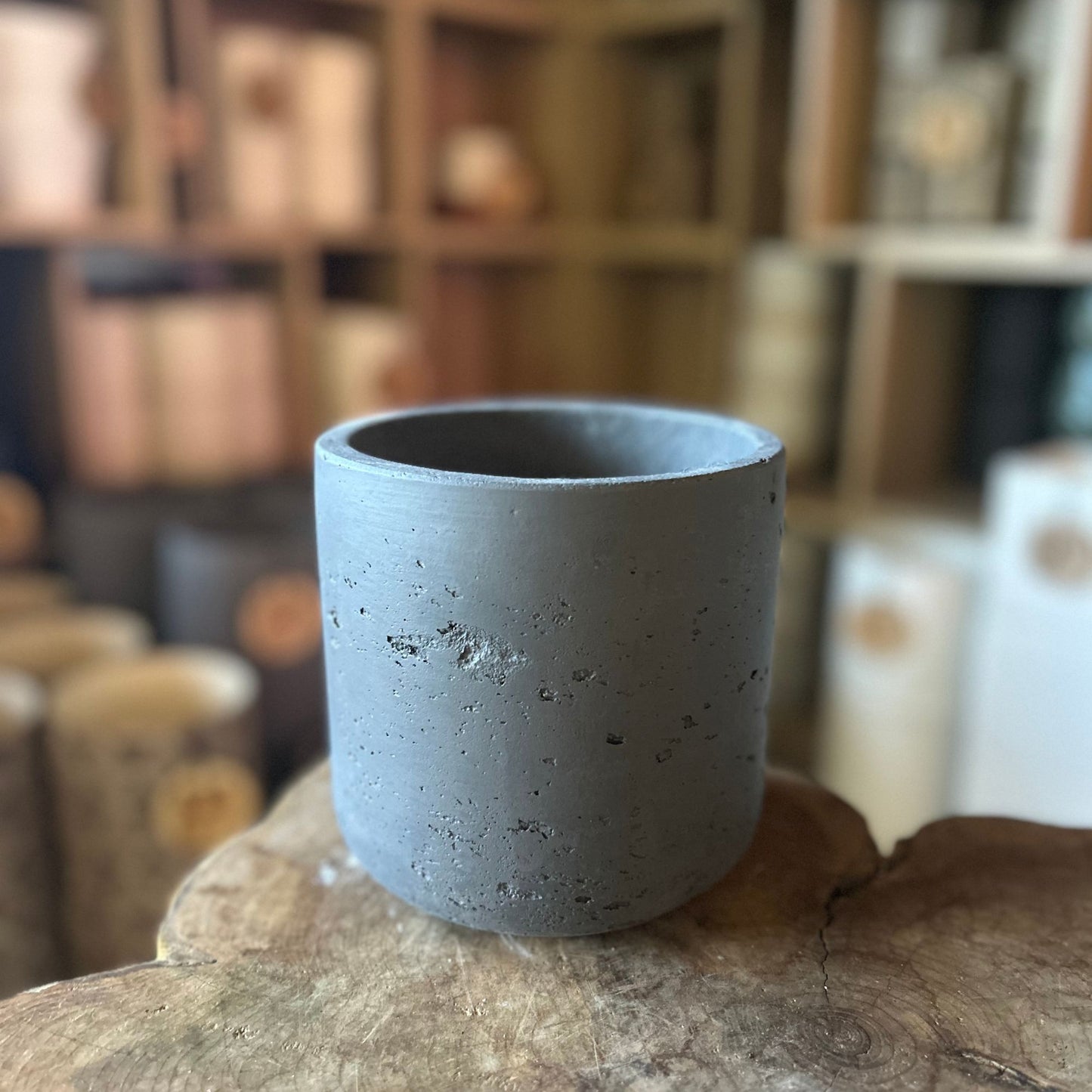 Charlie Pot Black Washed Small 5"