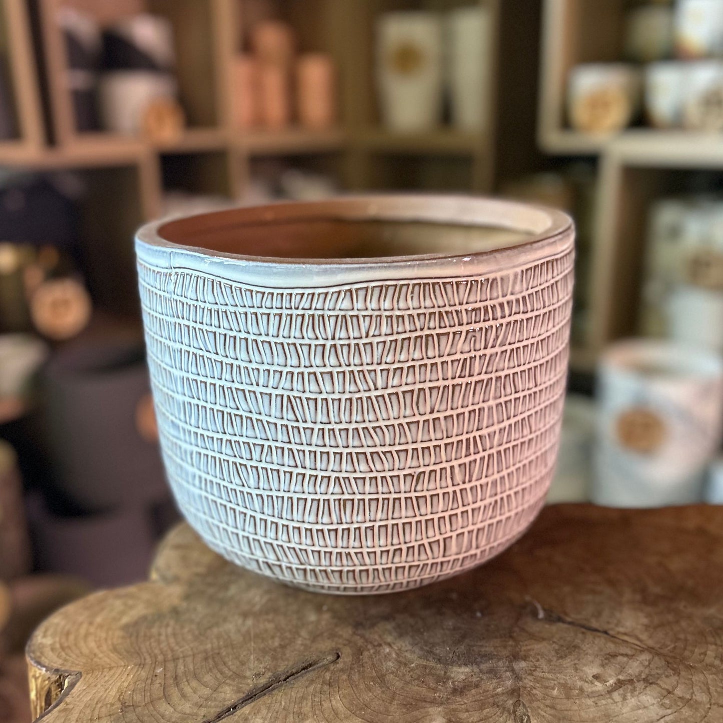 White Hatched Pot 10"